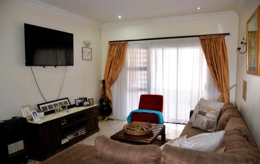 3 Bedroom Property for Sale in Wavecrest Eastern Cape